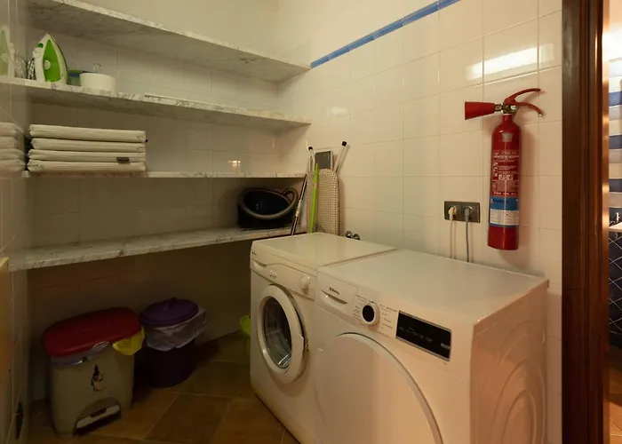 In Center Of With Pool And Jacuzzi *