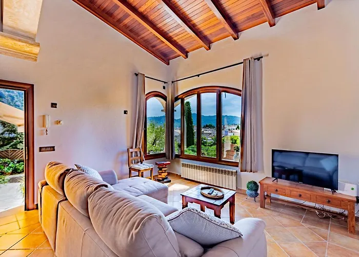 In Center Of With Pool And Jacuzzi