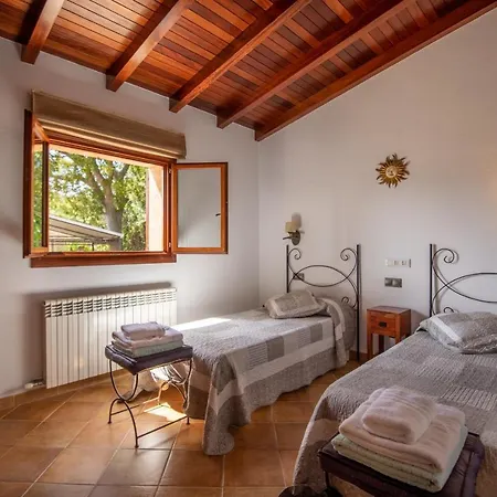 In Center Of With Pool And Jacuzzi Pollenca