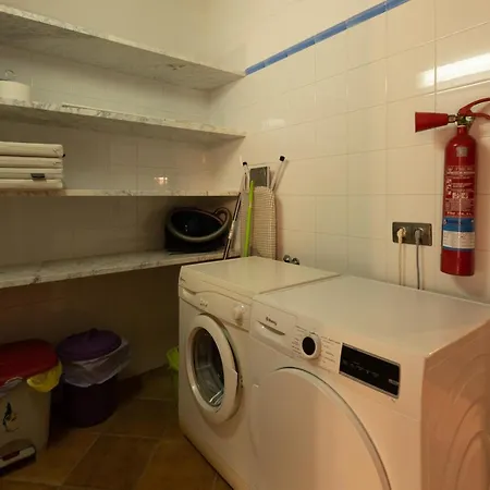 In Center Of With Pool And Jacuzzi *