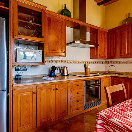 In Center Of With Pool And Jacuzzi *