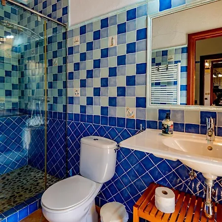 In Center Of With Pool And Jacuzzi Villa