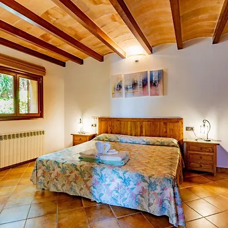 In Center Of With Pool And Jacuzzi Pollenca