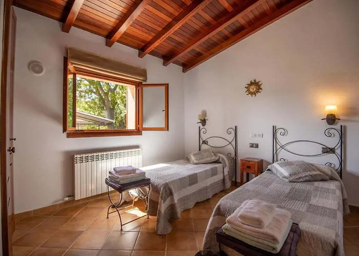 In Center Of With Pool And Jacuzzi Pollenca