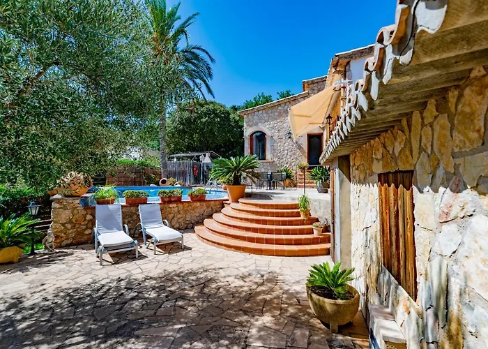 Villa In Center Of With Pool And Jacuzzi