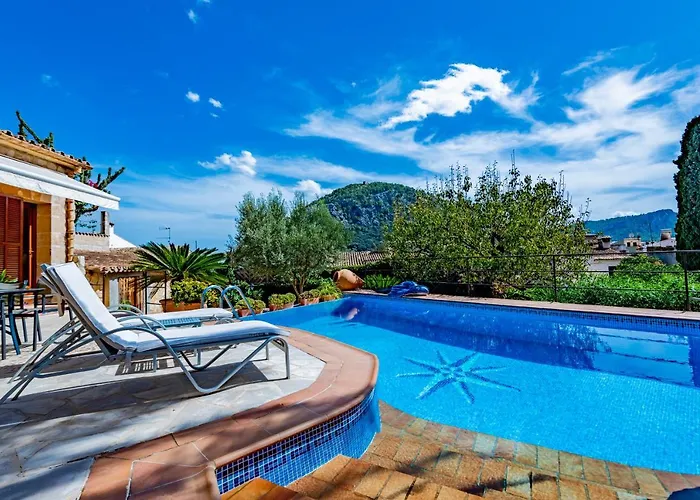 In Center Of With Pool And Jacuzzi Pollenca