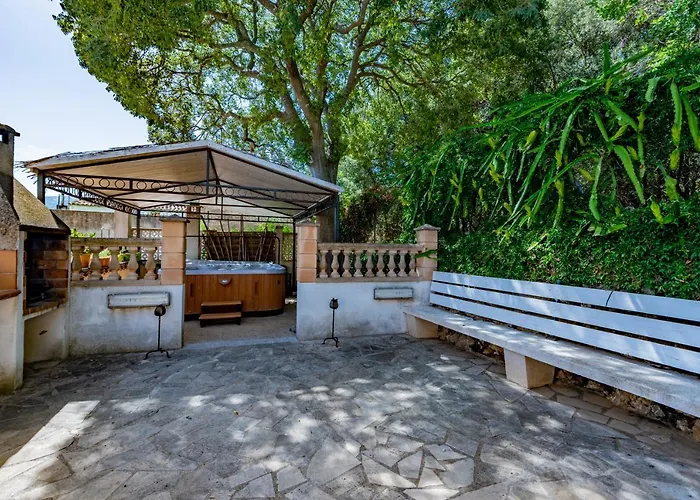 In Center Of With Pool And Jacuzzi * Pollenca