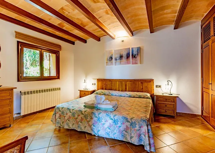 In Center Of With Pool And Jacuzzi Pollenca